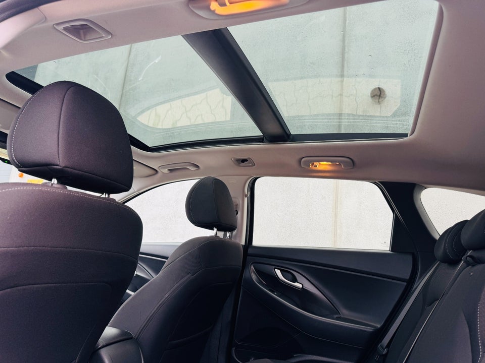 Hyundai i30 1,4 T-GDi Premium stc. DCT 5d