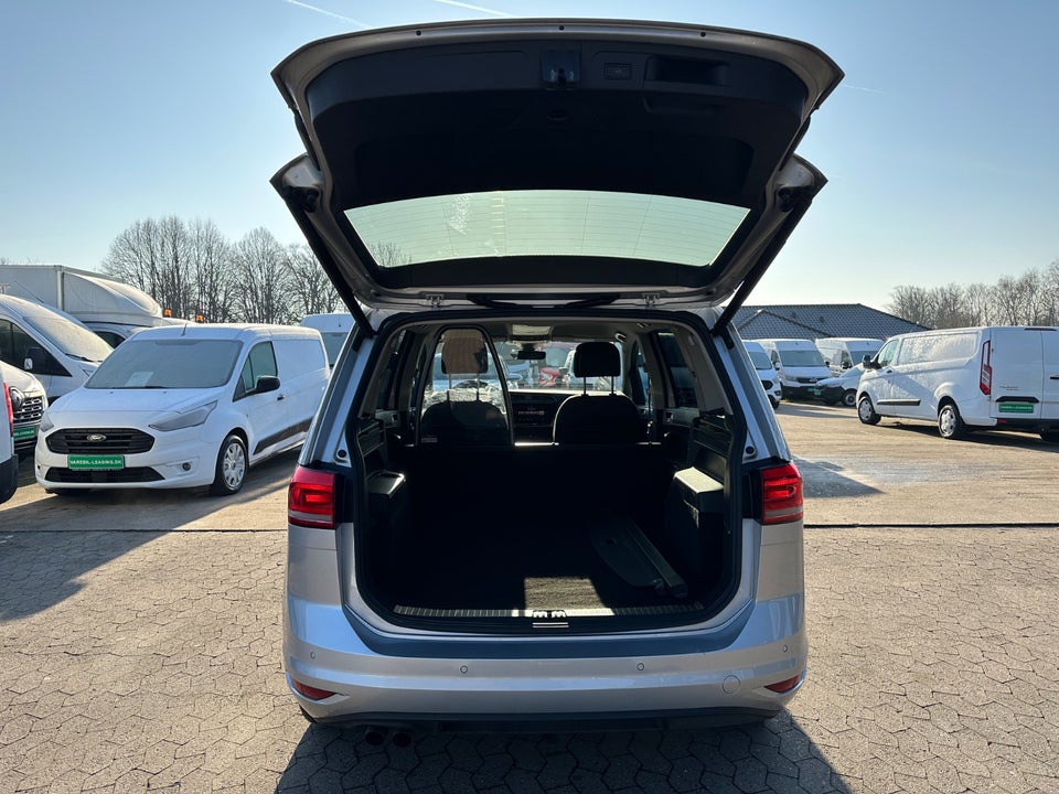 VW Touran 2,0 TDi 150 Comfortline DSG Van 5d
