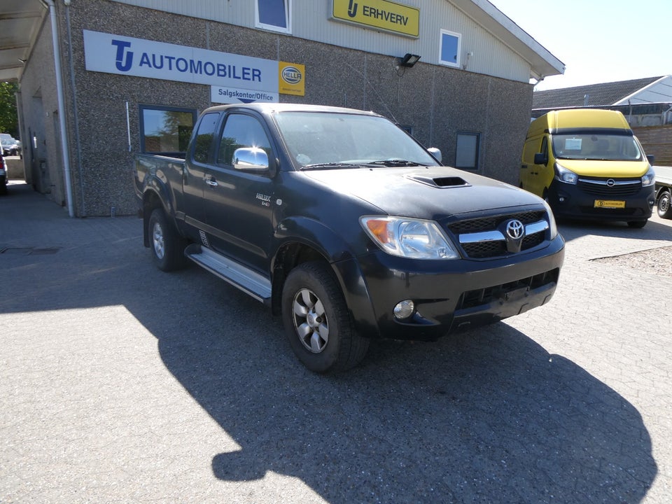 Toyota HiLux 2,5 D-4D 120 Ex.Kab 4x4 SR5 2d