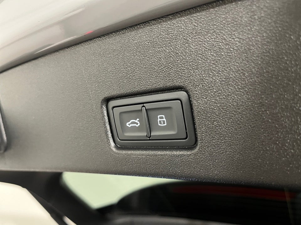 Audi Q4 e-tron 45 S-line quattro 5d