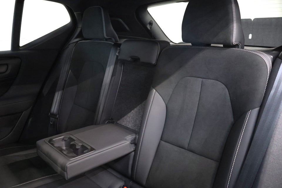 Volvo XC40 ReCharge Extended Range Plus 5d