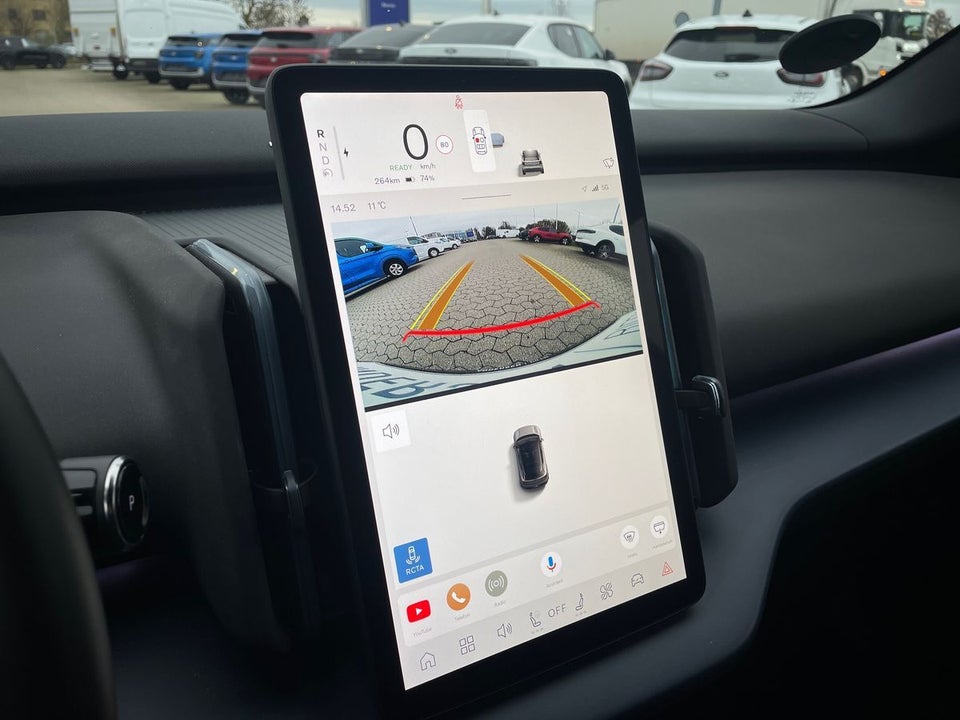 Volvo EX30 Extended Range Plus 5d