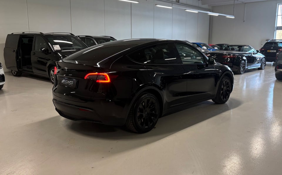 Tesla Model Y Long Range AWD 5d