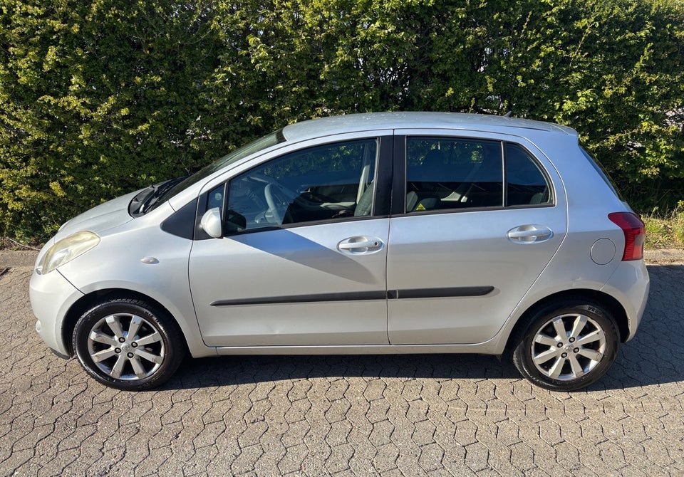 Toyota Yaris 1,3 Luna M/M 5d