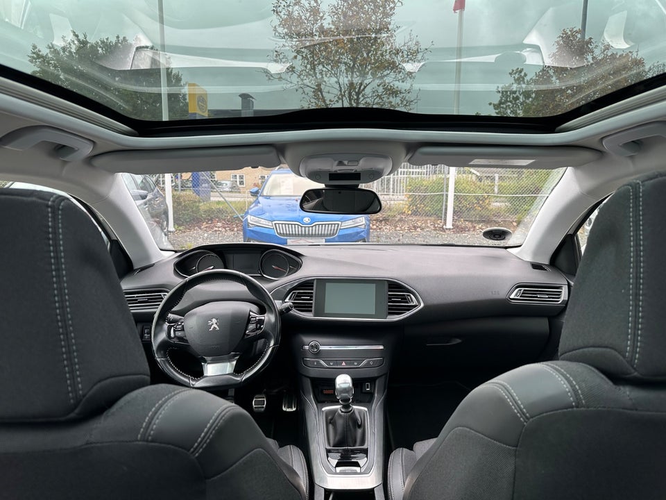 Peugeot 308 1,2 e-THP 130 Allure Sky SW 5d