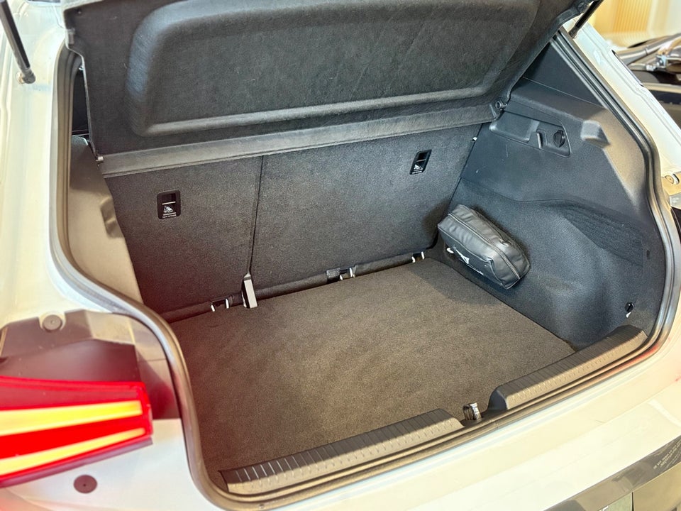 Cupra Born 59 e-Boost 5d