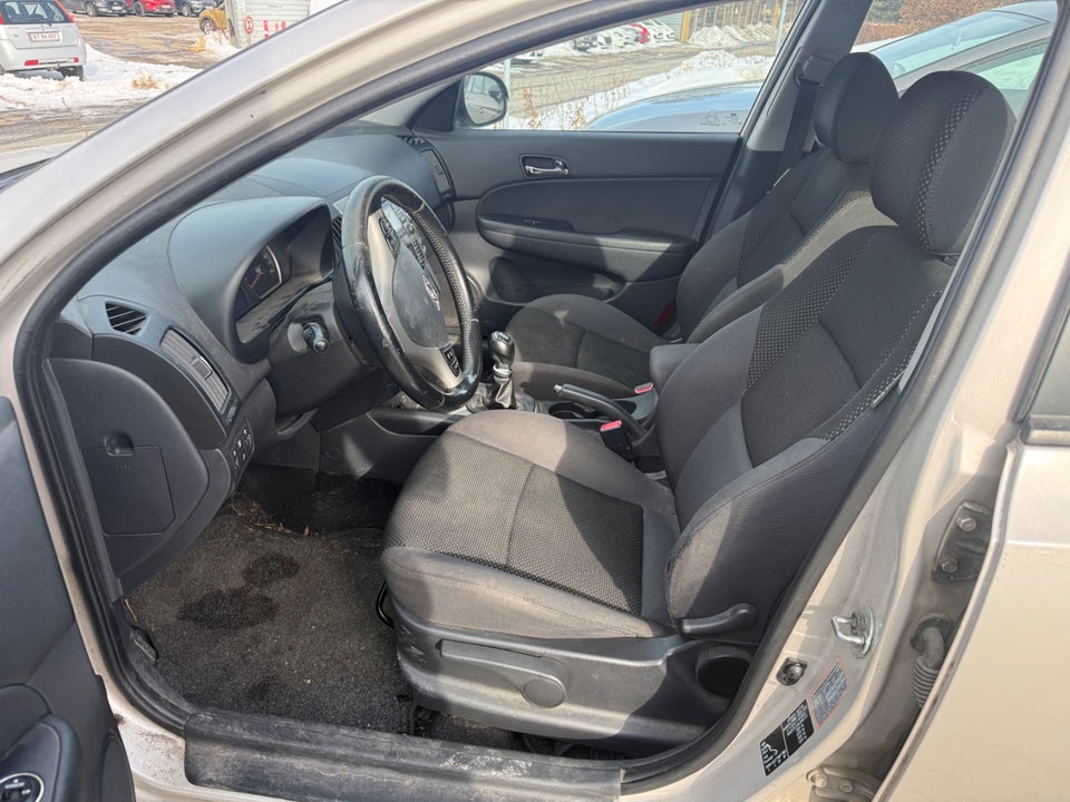 Hyundai i30 1,6 CRDi 90 Blue Drive CW 5d