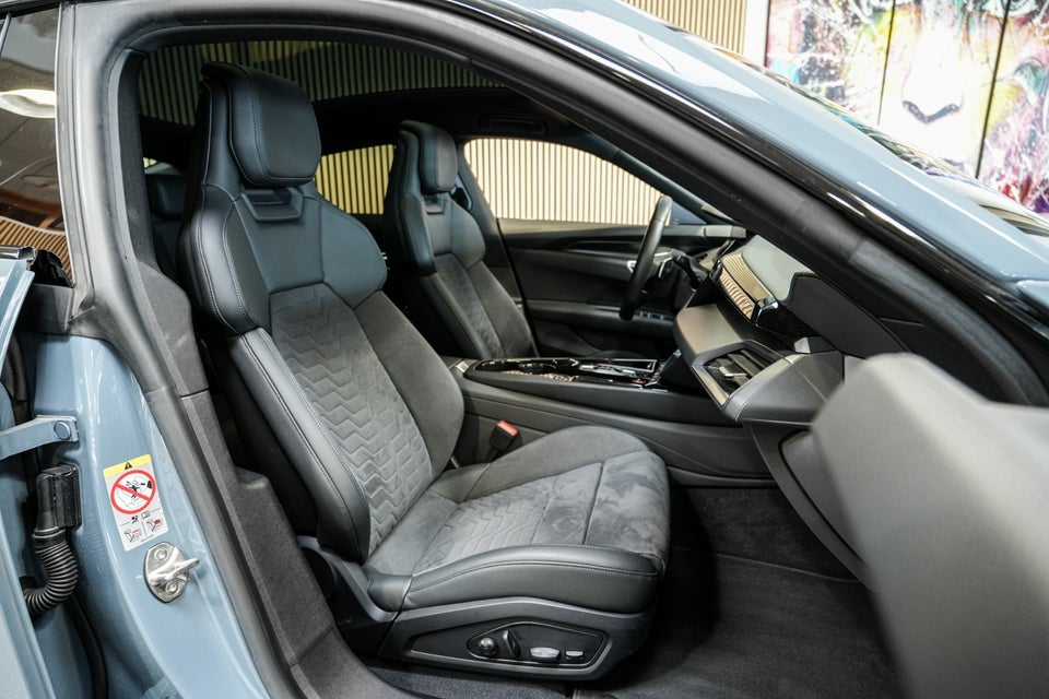 Audi e-tron GT quattro 4d