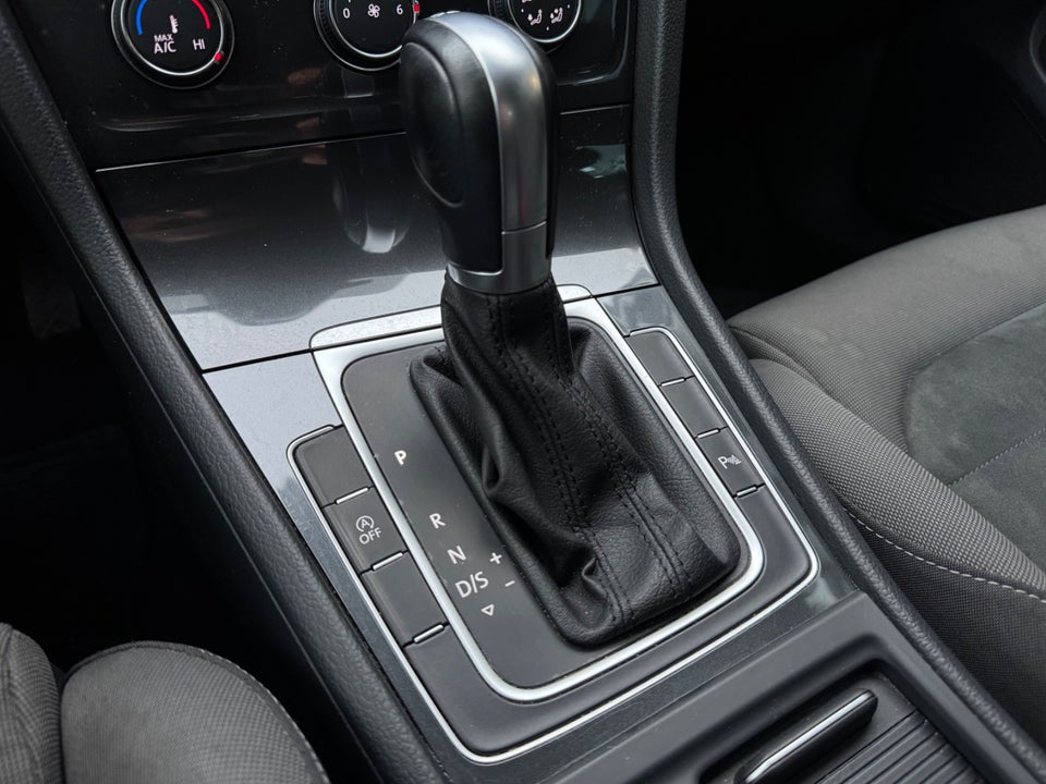 VW Golf VII 1,6 TDi 115 Comfortline Variant DSG 5d