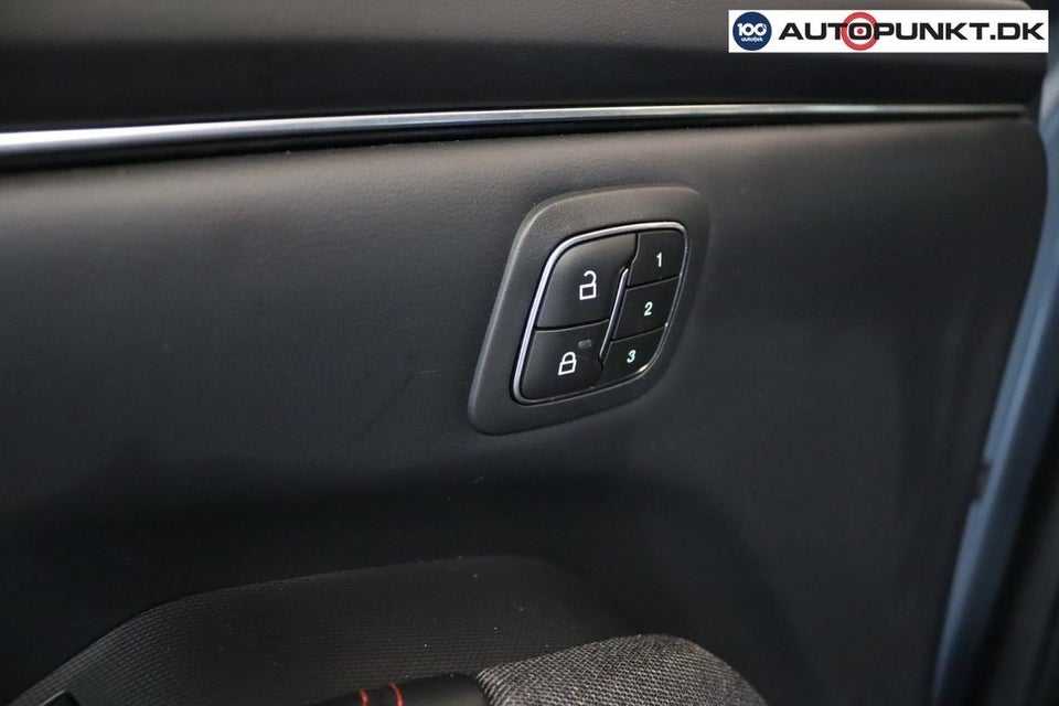 Ford Mustang Mach-E 75 Standard Range AWD 5d