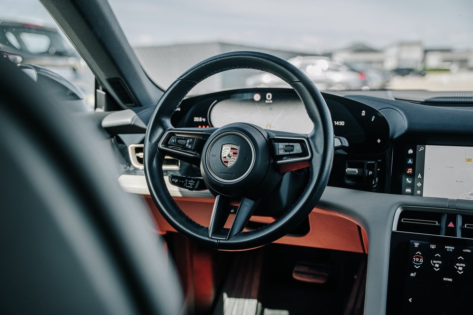 Porsche Taycan 4d