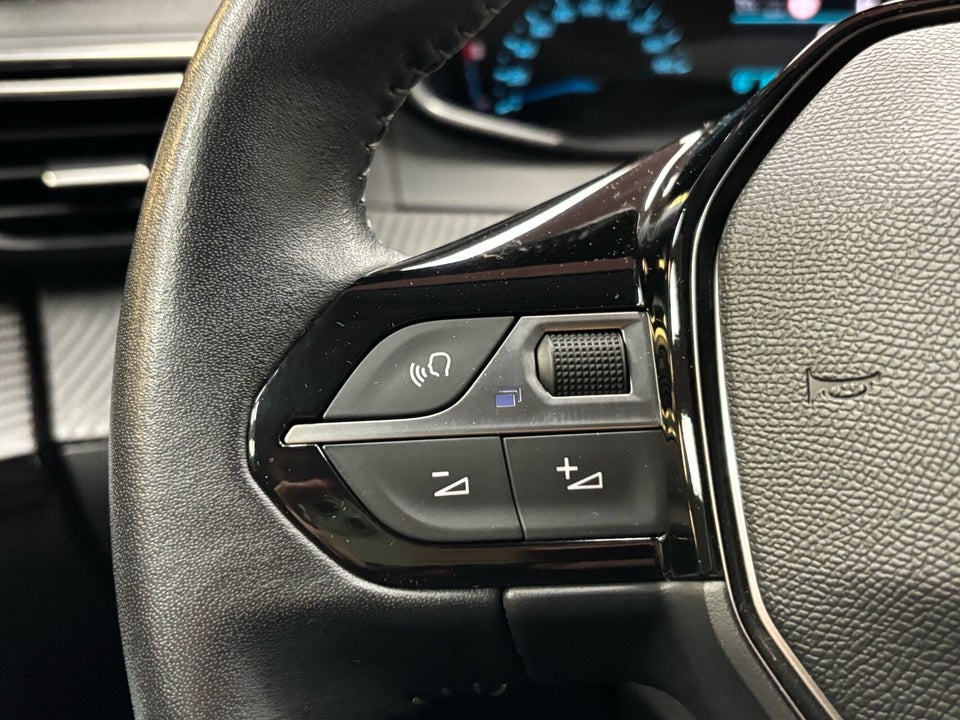 Peugeot e-208 50 Active 5d