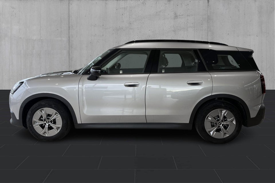 MINI Countryman E Essential Trim XS 5d