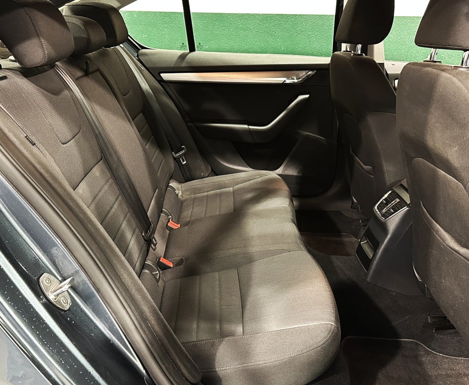 Skoda Octavia 1,6 TDi 110 Ambition 5d