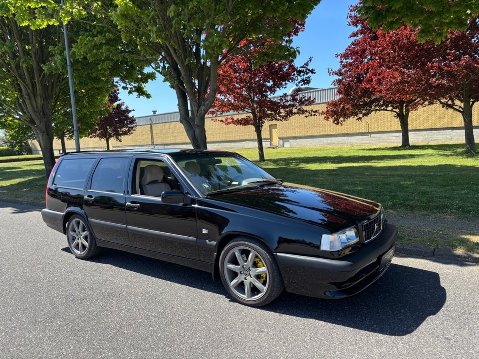 Volvo 850 2,3 R stc. 5d
