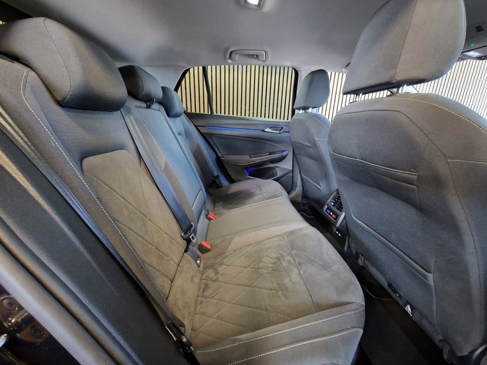 VW Golf VIII 1,4 eHybrid DSG 5d