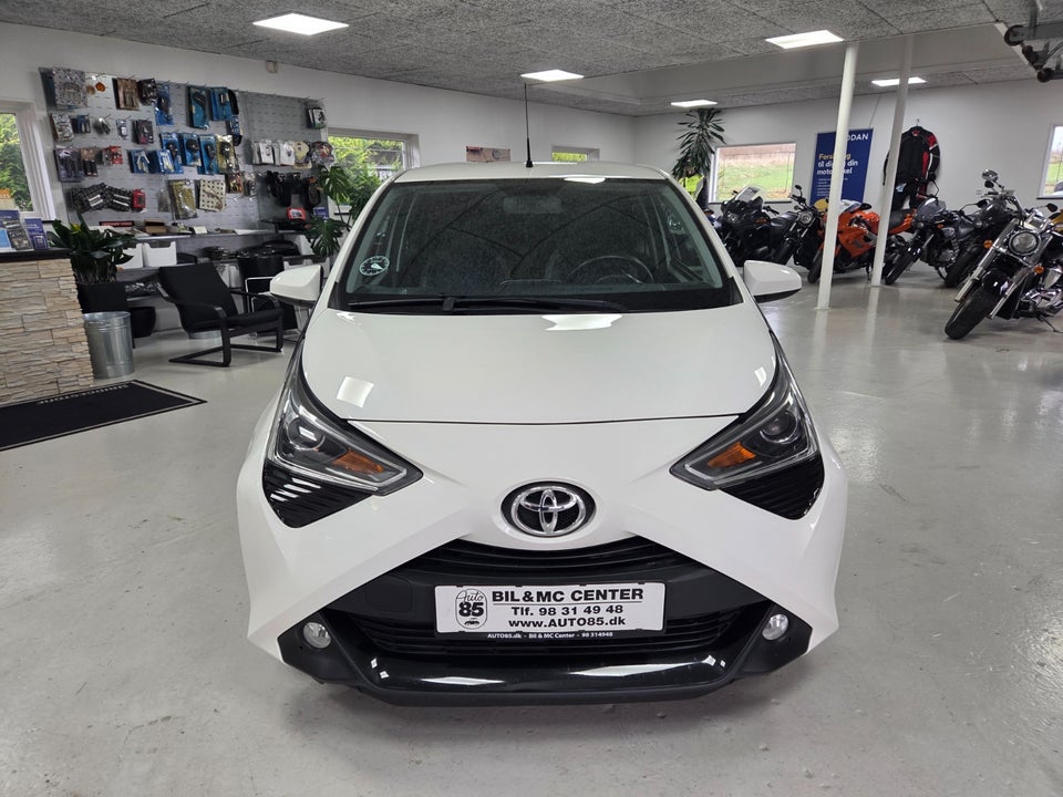 Toyota Aygo 1,0 VVT-i x-play Comfort 5d