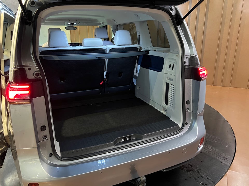 VW ID.Buzz 77 Pro SWB 5d