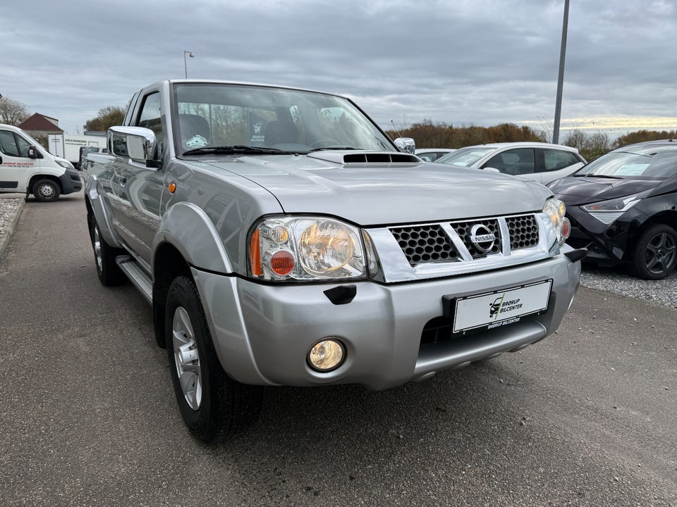 Nissan NP300 2,5 dCi 133 King Cab Comfort+ 4x4 2d