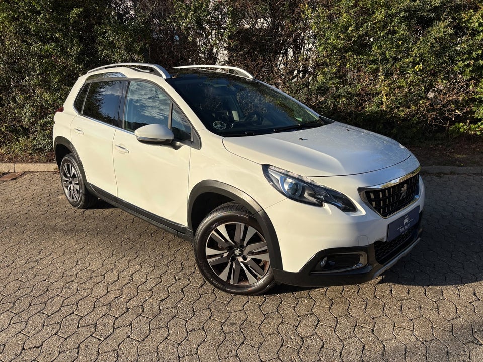 Peugeot 2008 1,2 e-THP 110 Allure Sky 5d