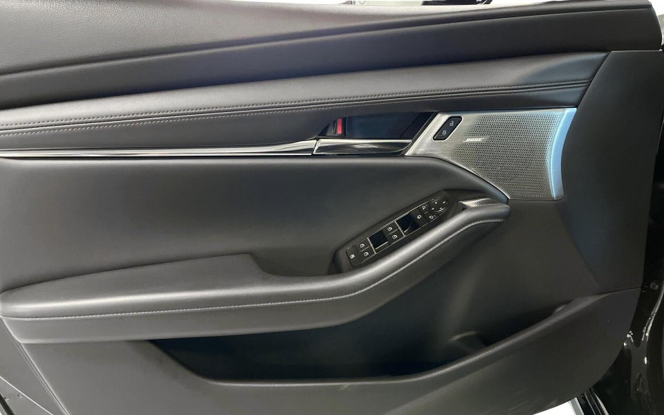 Mazda 3 2,0 e-SkyActiv-G 150 Cosmo aut. 5d