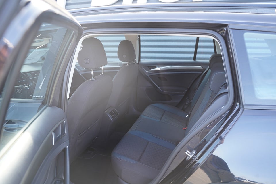 VW Golf VII 1,6 TDi 115 Comfortline Variant DSG 5d