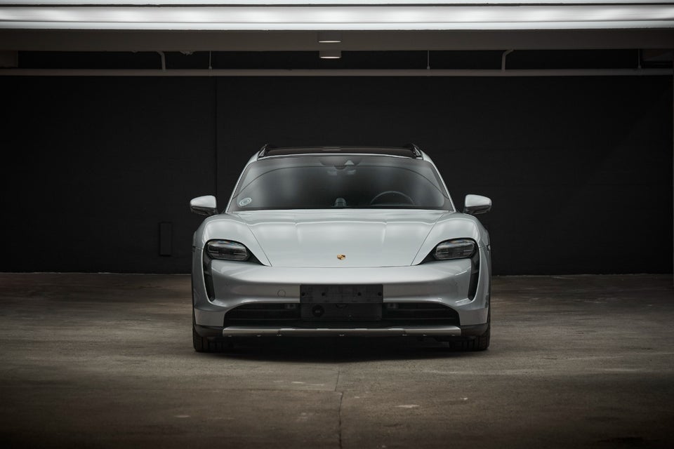 Porsche Taycan 4 Performance+ Cross Turismo 5d