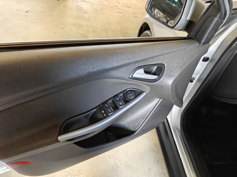 Ford Focus 1,0 SCTi 125 Titanium stc. 5d