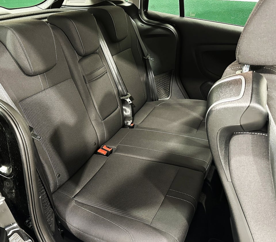 Ford B-MAX 1,0 SCTi 100 Titanium 5d