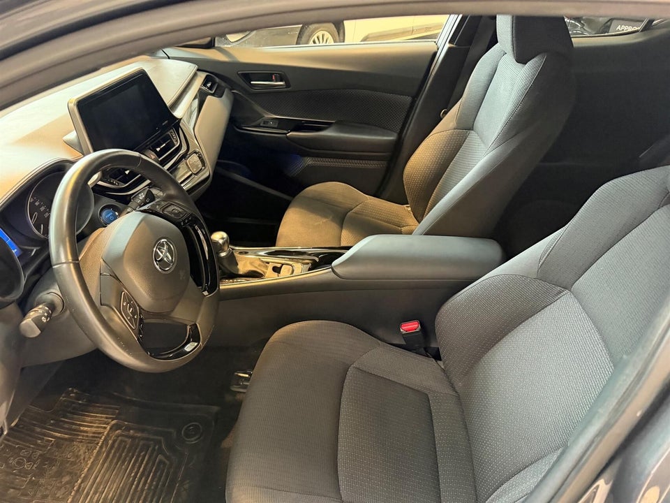 Toyota C-HR 1,8 Hybrid C-LUB Premium CVT 5d