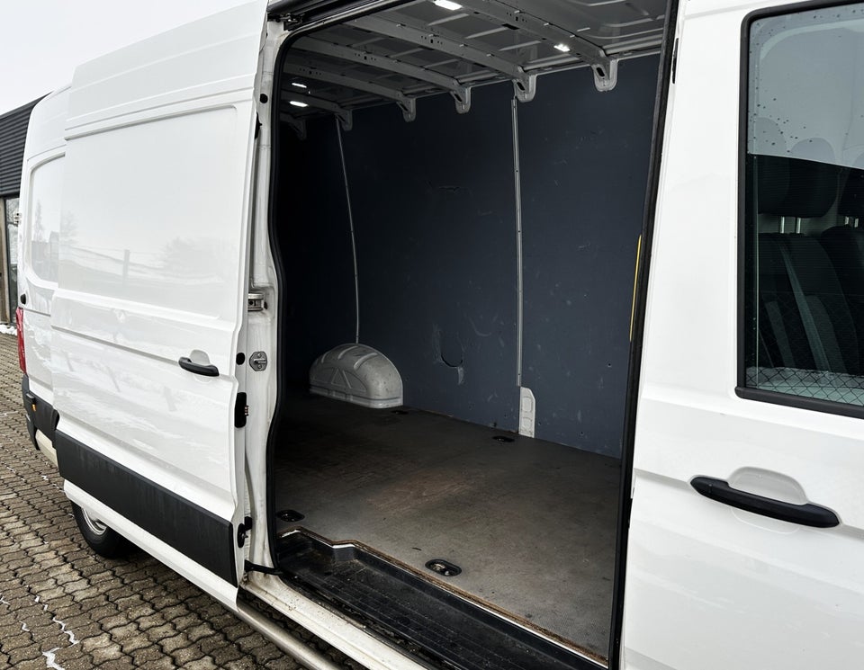 VW Crafter 35 2,0 TDi 177 Kassevogn L4H3