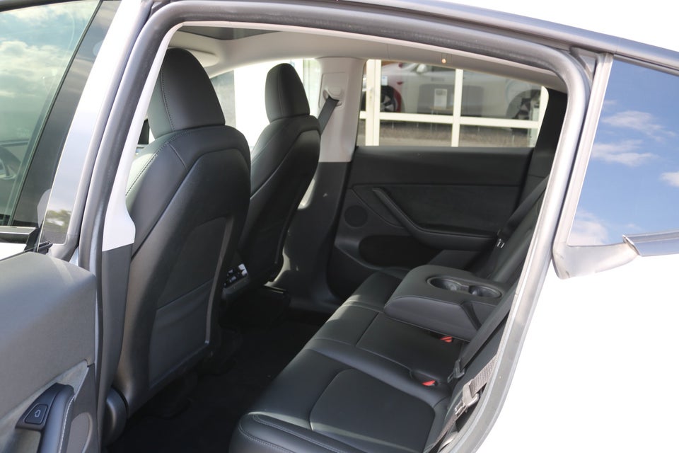 Tesla Model Y RWD 5d