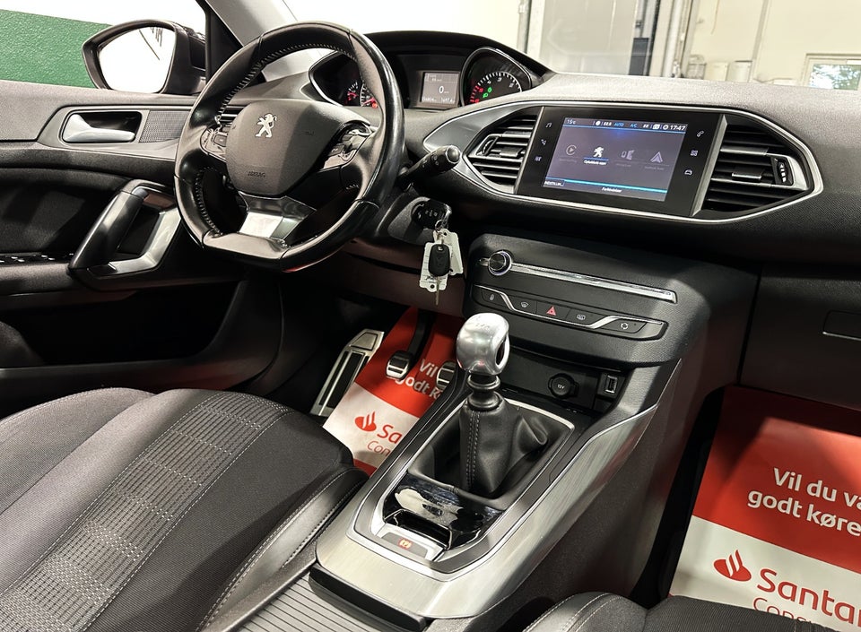 Peugeot 308 1,6 BlueHDi 120 Allure Sky 5d