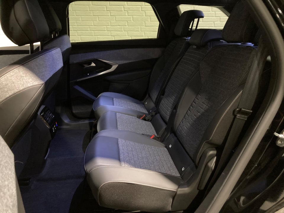 Peugeot e-5008 77 Allure 7prs 5d