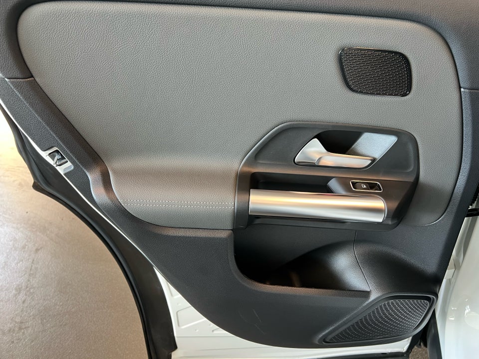 Mercedes EQA300 Electric Art 4Matic 5d