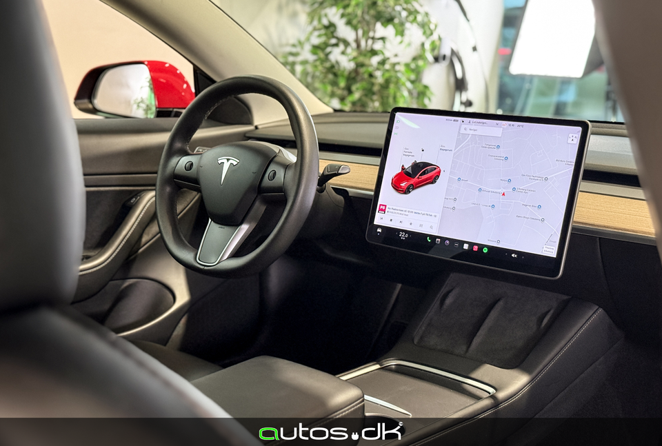 Tesla Model 3 Long Range AWD 4d