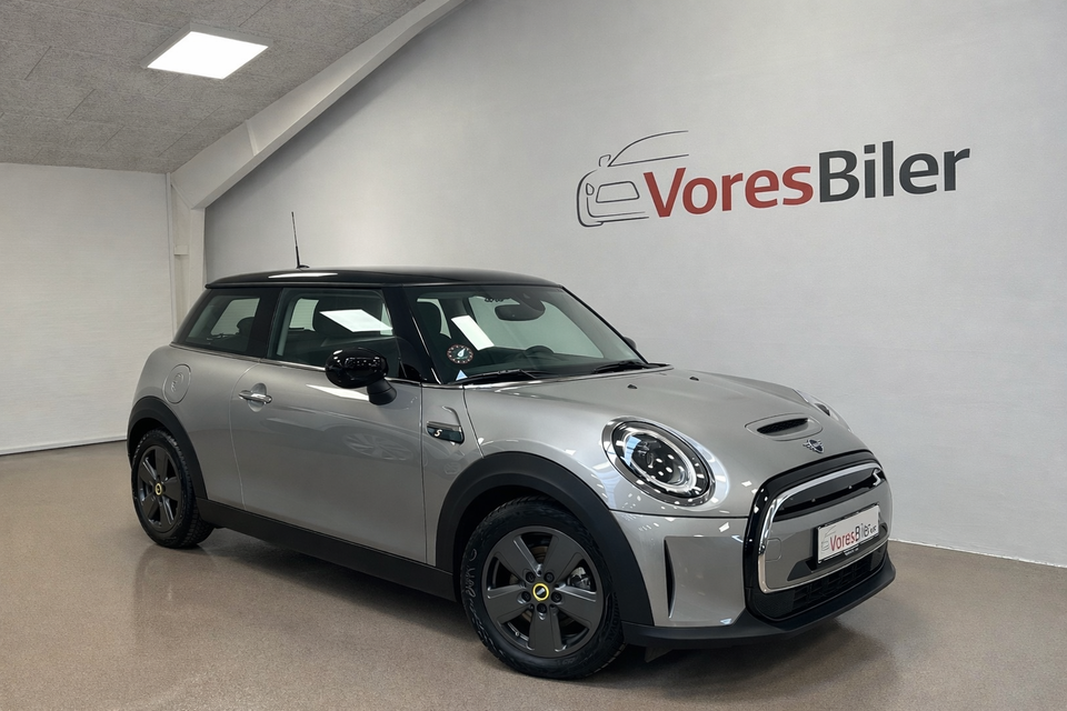 MINI Cooper SE Essential 3d