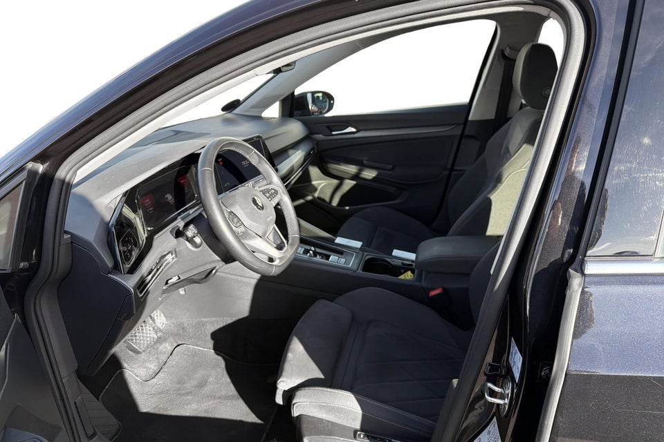 VW Golf VIII 1,4 eHybrid DSG 5d