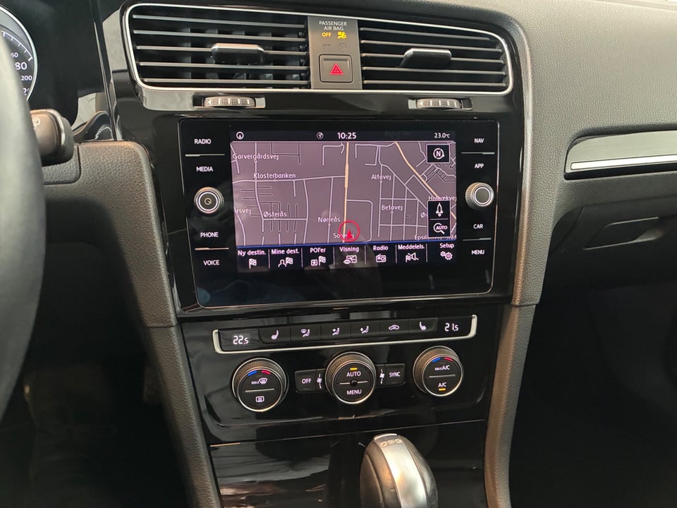 VW Golf VII 1,5 TSi 150 Highline Variant DSG 5d