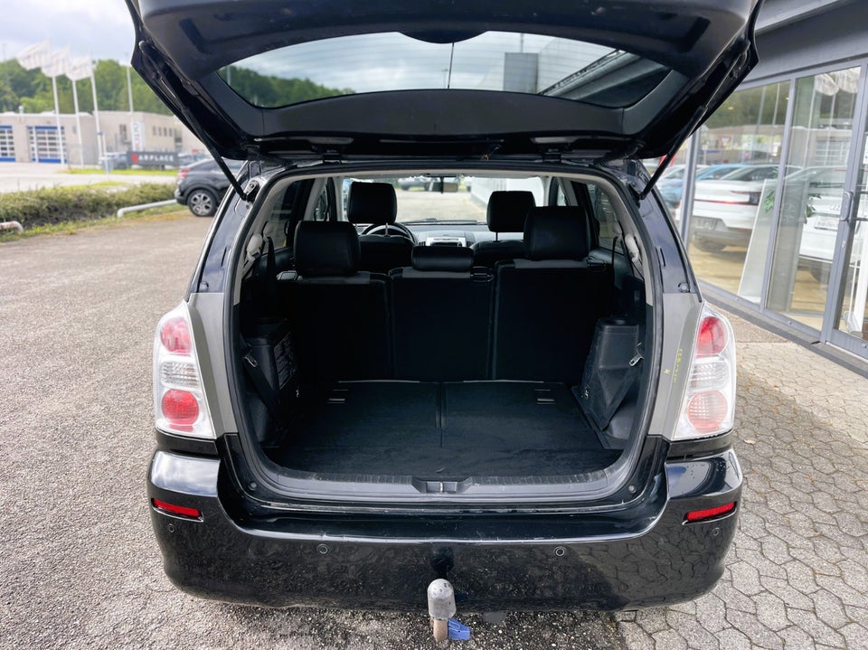 Toyota Corolla Verso 2,2 D-4D 136 Sol 7prs 5d