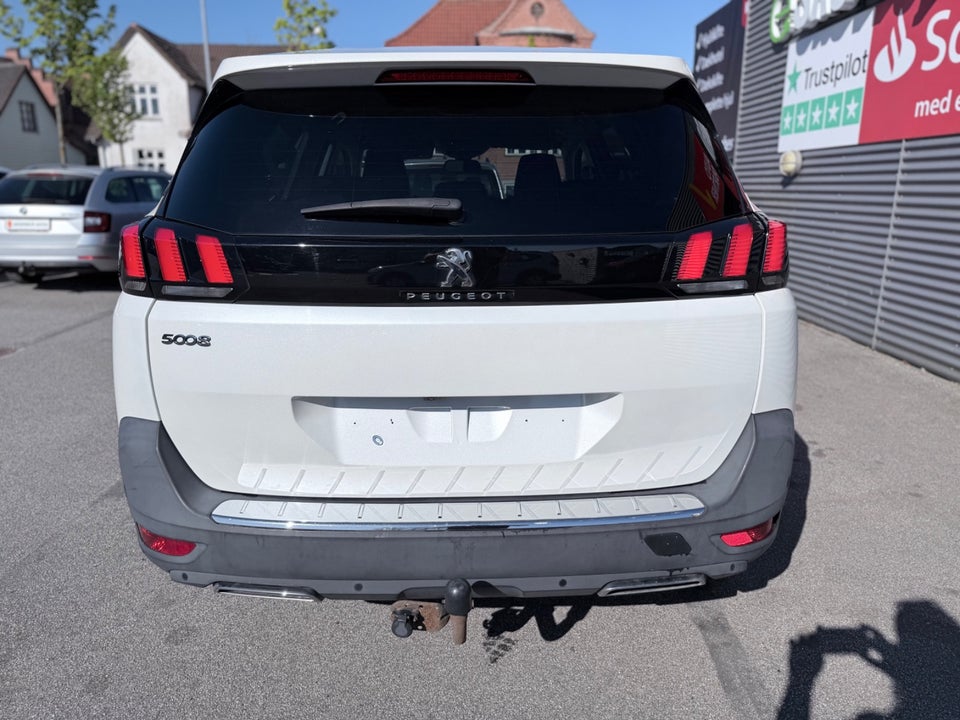 Peugeot 5008 1,5 BlueHDi 130 Allure 7prs 5d