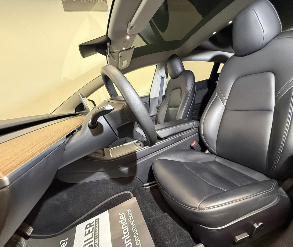Tesla Model 3 Standard Range+ RWD 4d