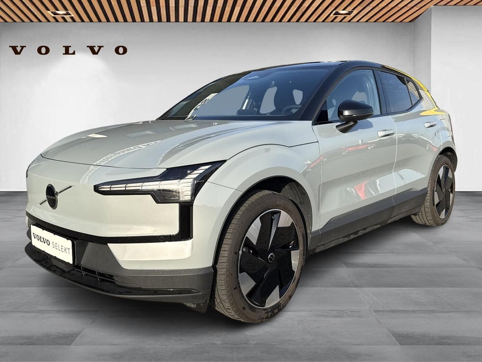 Volvo EX30 Extended Range Plus 5d