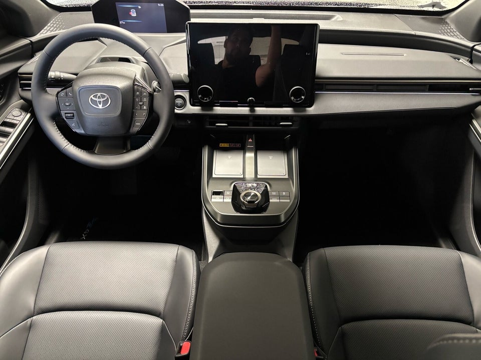 Toyota bZ4X 73 Executive 5d
