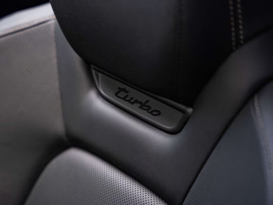 Porsche Macan Turbo 5d