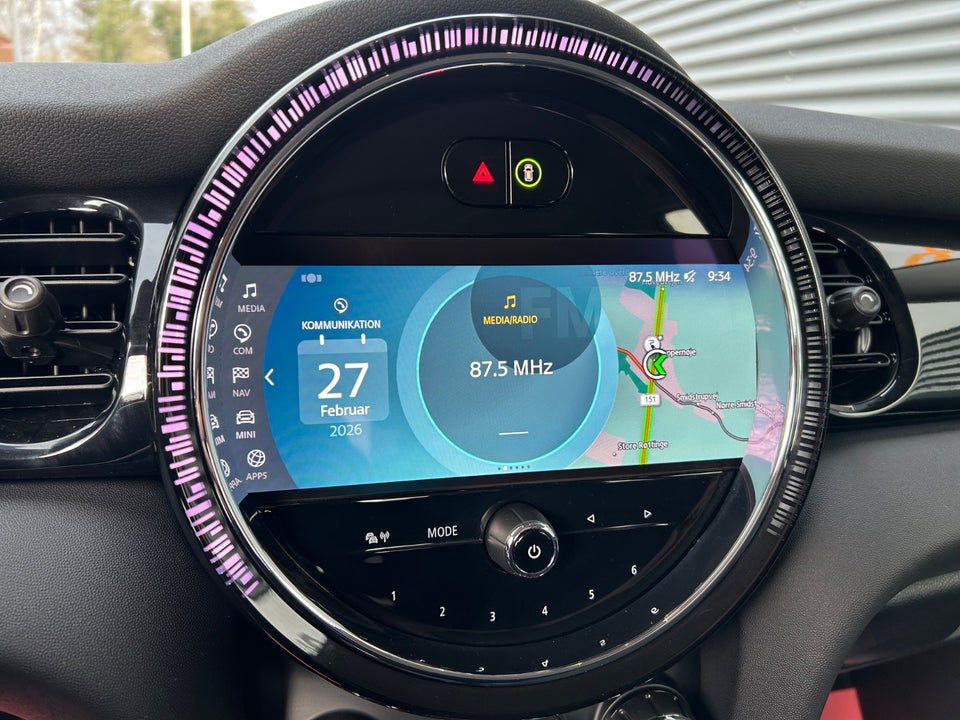 MINI Cooper SE Essential 3d