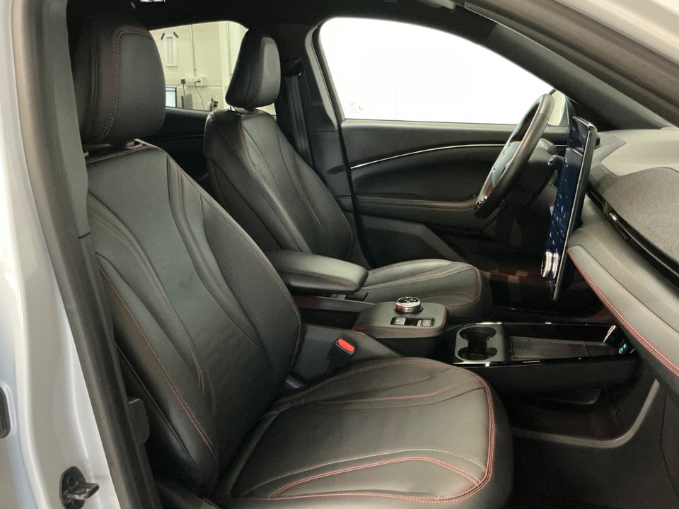 Ford Mustang Mach-E 98 Extended Range AWD 5d