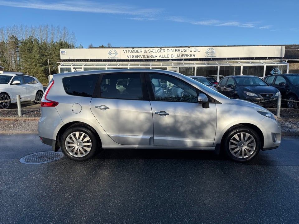 Renault Grand Scenic III 1,6 16V Expression 7prs 5d