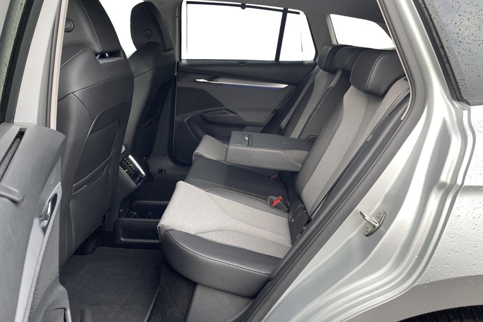 Skoda Enyaq 60 iV Loft 5d