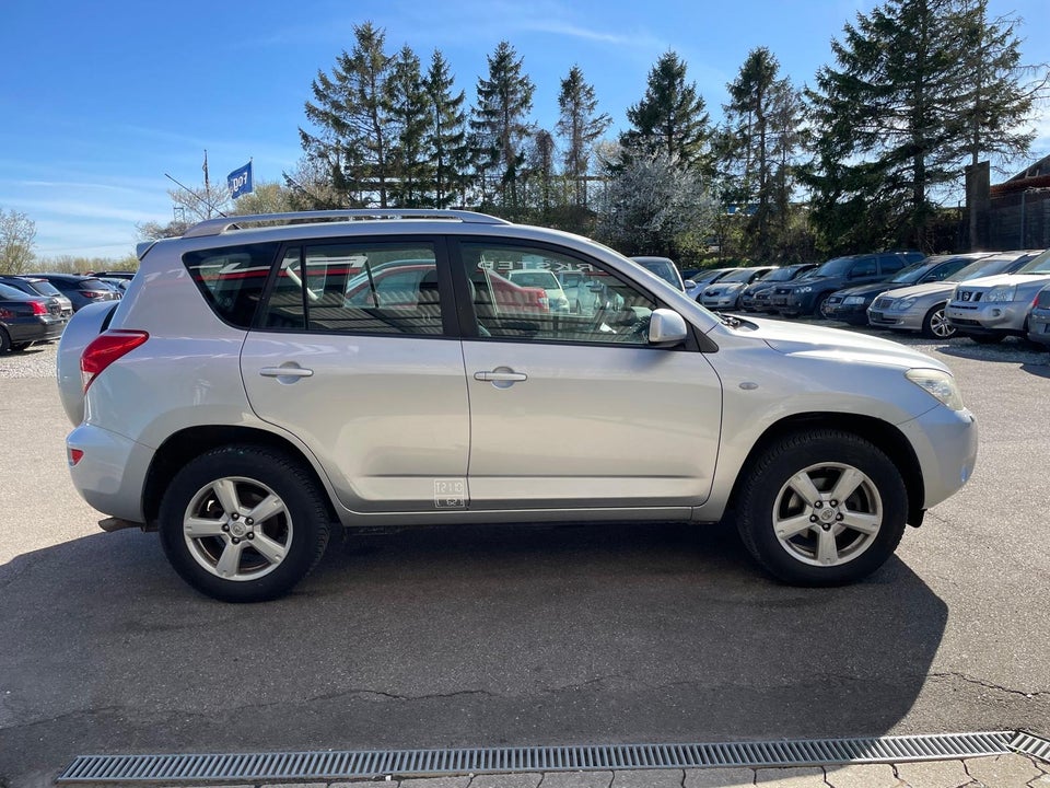 Toyota RAV4 2,0 VVT-i 4x4 Van 5d
